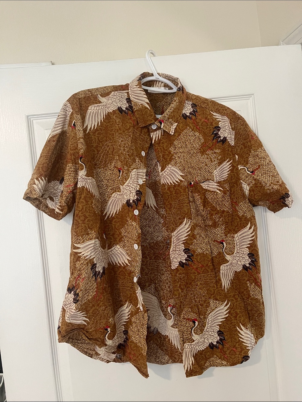 Men's Brown Crane Print Short-Sleeve Button-Down Shirt
